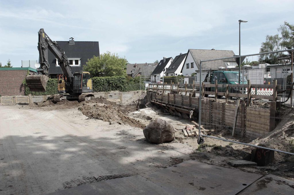 Spatenstich für ein neues Wohnbauprojekt in Wedel. An der Ecke Pestalozzistraße / Elbstraße entstehen künftig acht Mietwohnungen mit angeschlossener Tiefgarage.